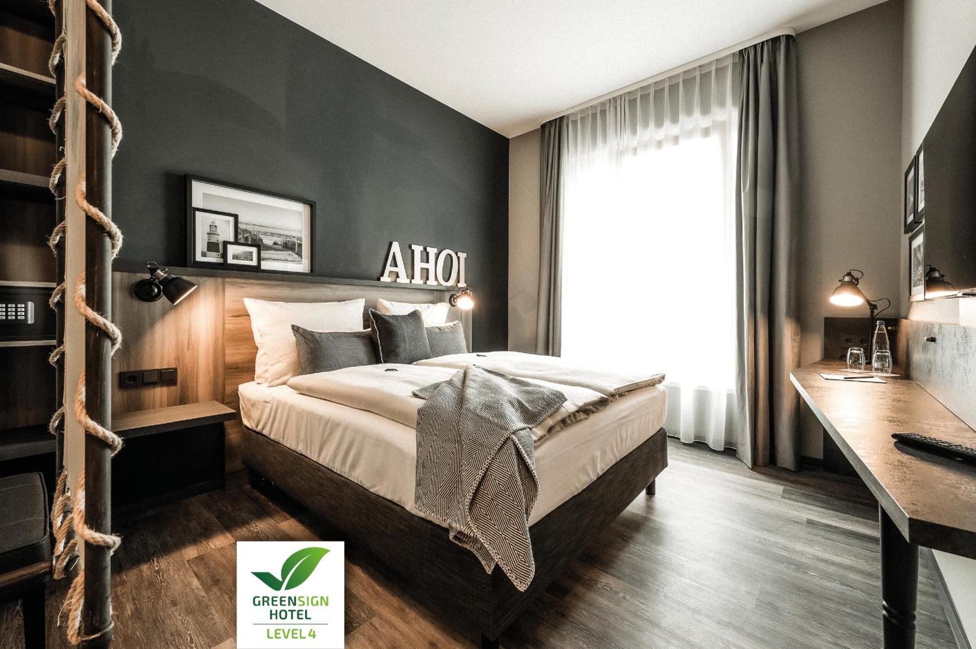 Hotel Harbr. 3*